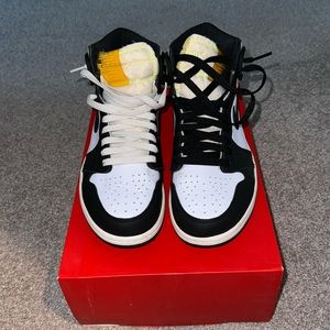 100% Authentic Air Jordan 1 Retro High OG ‘Volt Gold’